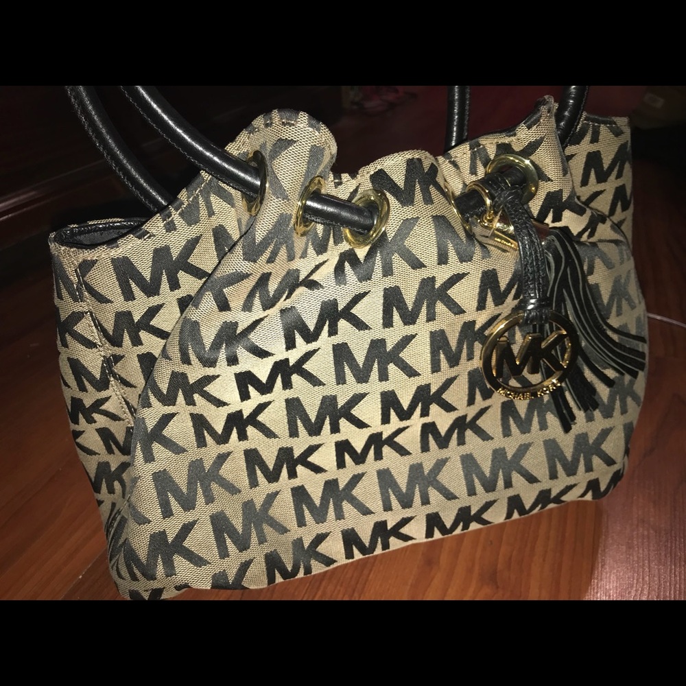 Michael kors purse